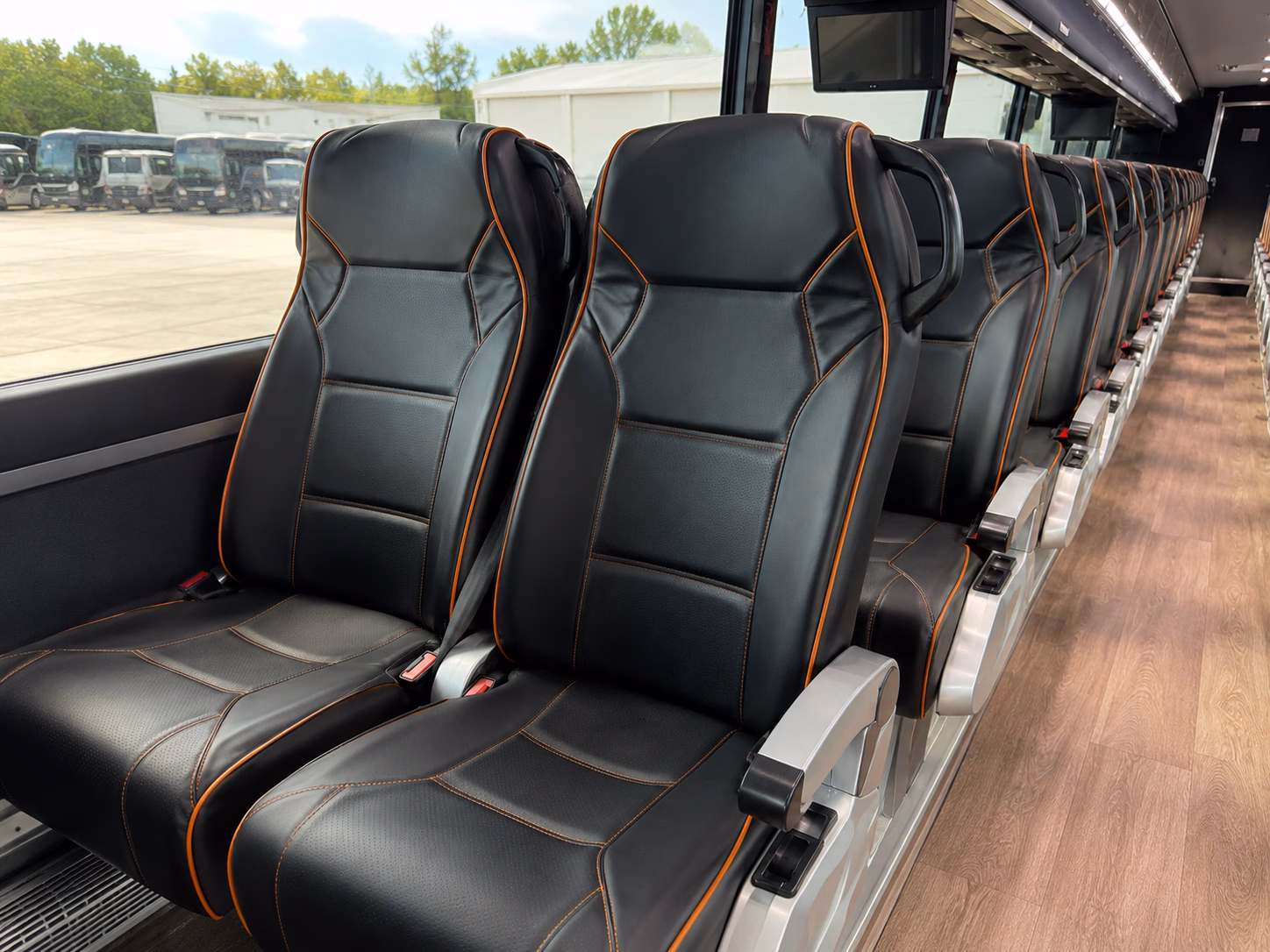 shuttle services for airline crews and airport staff in saint paul